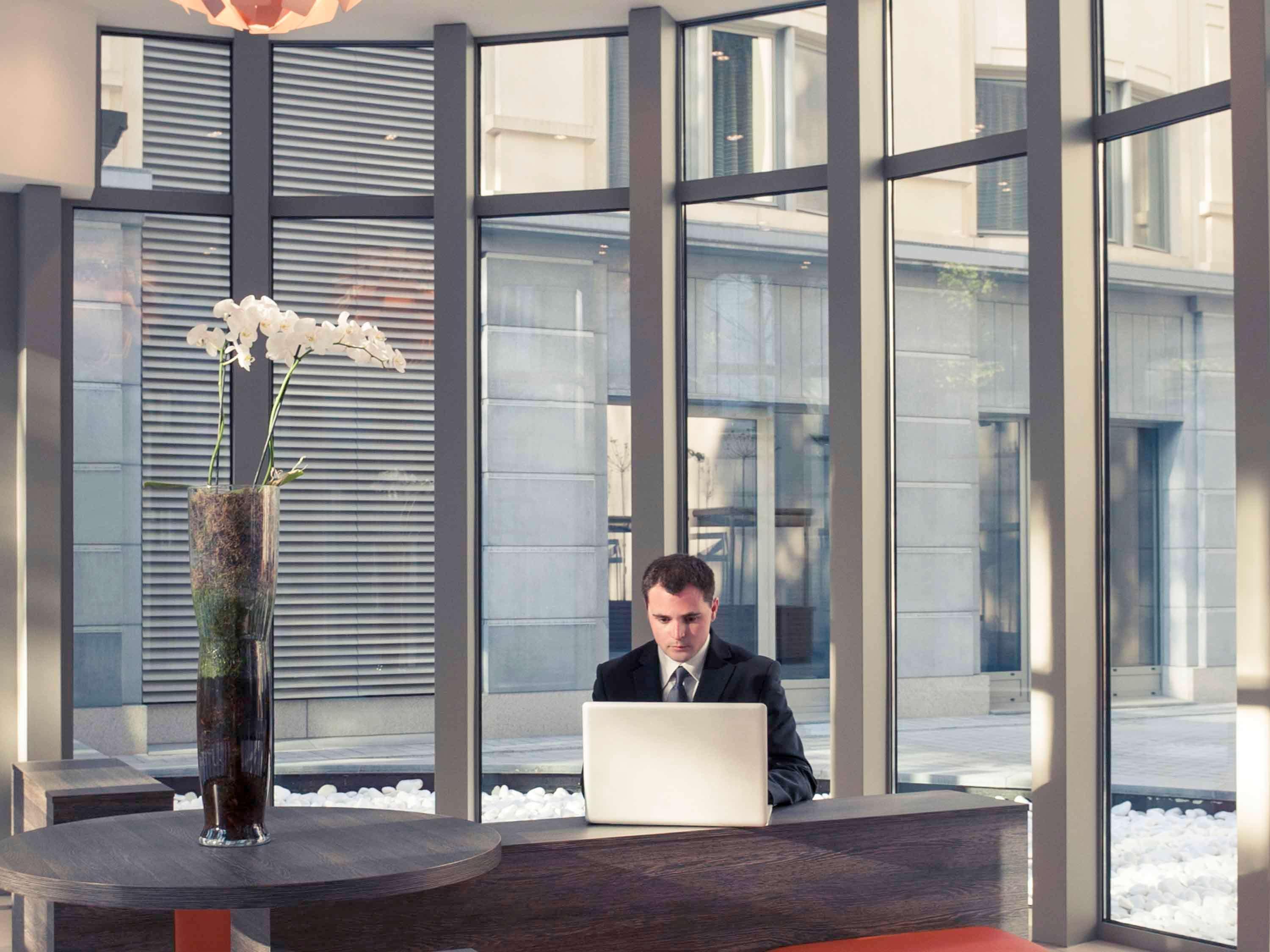 Mercure Brussels Centre Midi Hotel 4*